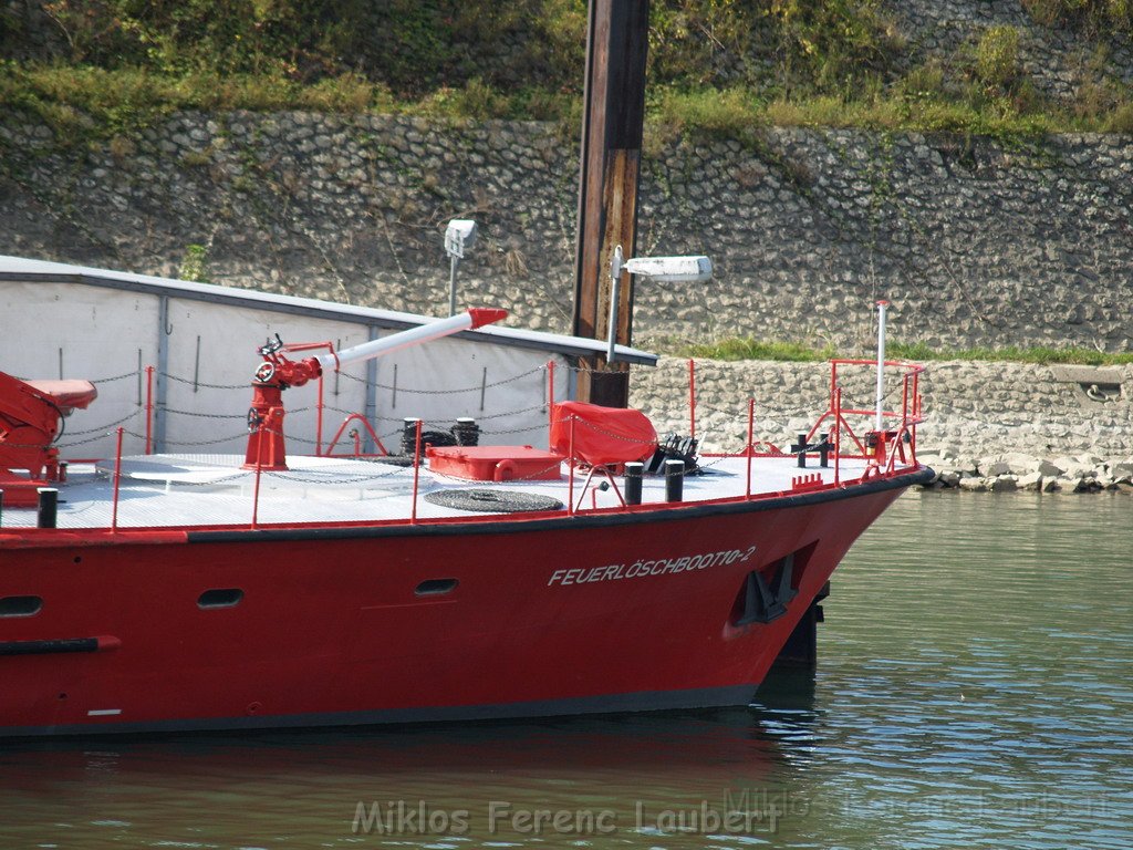 Feuerloeschboot 10-2   P217.JPG